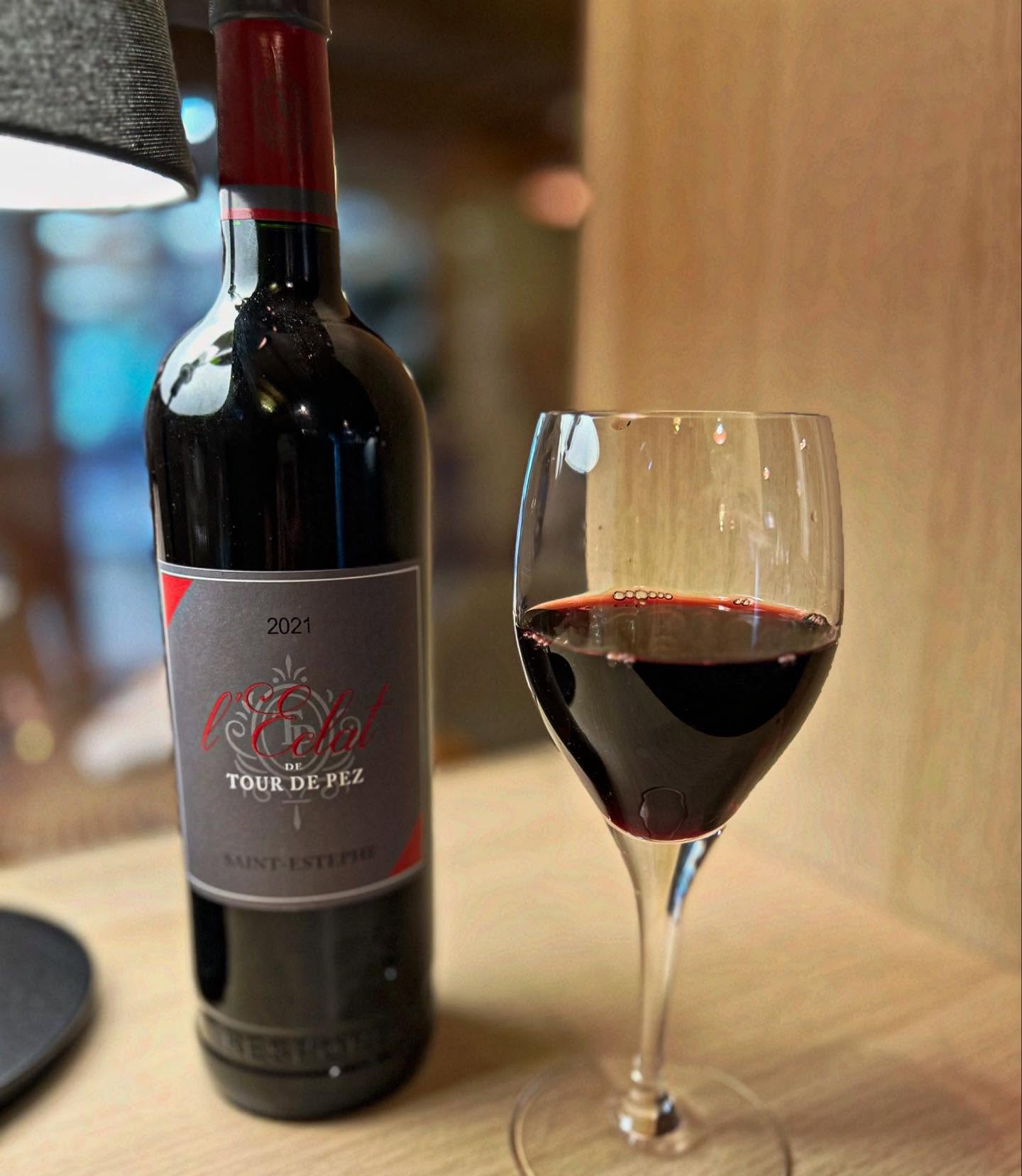 Profitez de ce dimanche pour venir découvrir notre vin du mois.
Ce mois ci nous mettons notre Saint Estèphe à l’honneur 🍷

L’abus d’alcool est dangereux pour la santé 

#vins #coupedecoeur #saintestèphe #lepetitcaboulot #islesaintgeorges #sommelerie