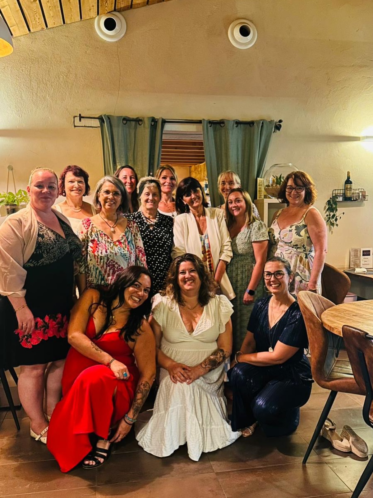 Nous avons eu le grand plaisir d’accueillir la seconde soirée ose

Soirée 100% femmes - conférence inspirante, belles rencontres et surtout beaucoup de plaisir ❤️ n’hésitez pas à suivre la page de @gaelle.ahoven  qui organise régulièrement de belles soirées dans bordeaux