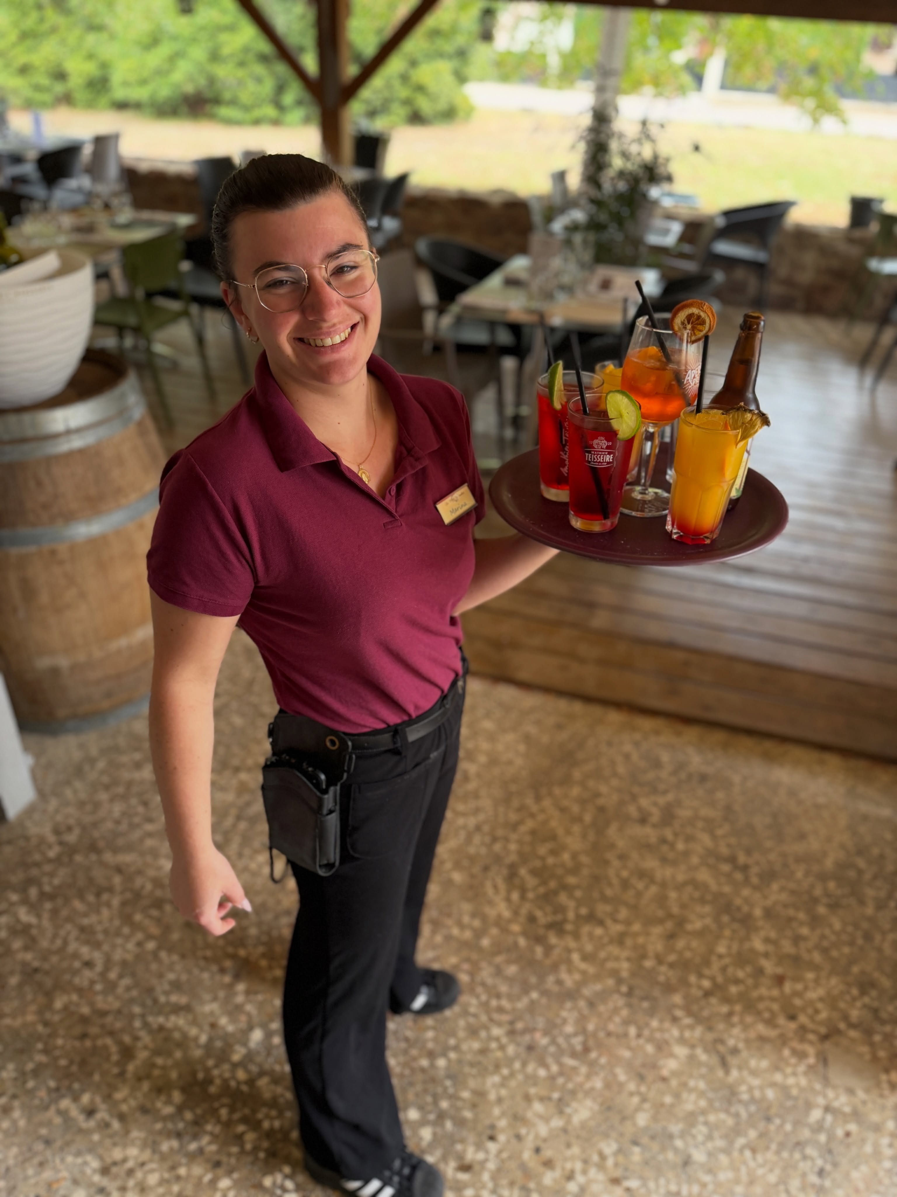 Un plateau, des sourires, de belles couleurs… et surtout, le plaisir de faire plaisir 🍹✨ Une petite pause gourmande dans une ambiance pleine de bonne humeur ! 😊
